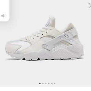 Women’s Nike shoes